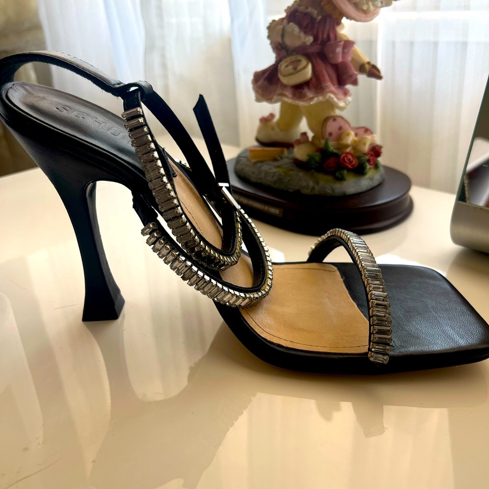 Schutz black leather size 7 brand new only wear one time